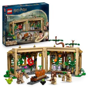LEGO Harry Potter Castello di Hogwarts: Lezione di Erbologia con 3 Minifigure tra